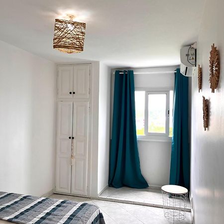 L'Escale, Chambre Dans Appartement Partage, Bedroom In Shared Appartment Pointe-à-Pitre Extérieur photo